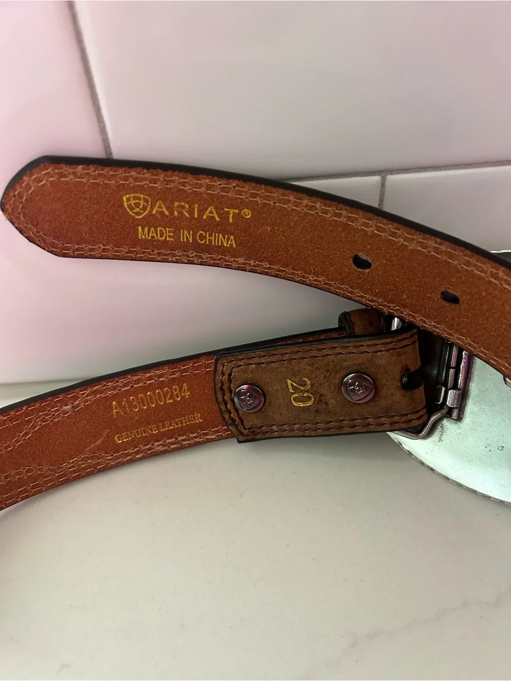 Ariat belt & buckle EUC